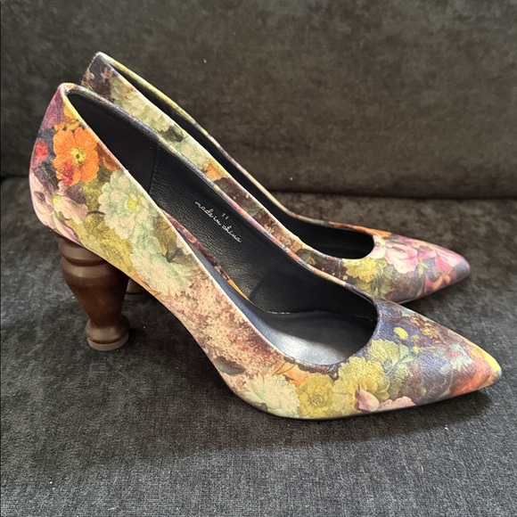 Charlotte Stone Floral Print Women Shoes with Unique Wooden Heel Size 11 - Picture 3 of 5